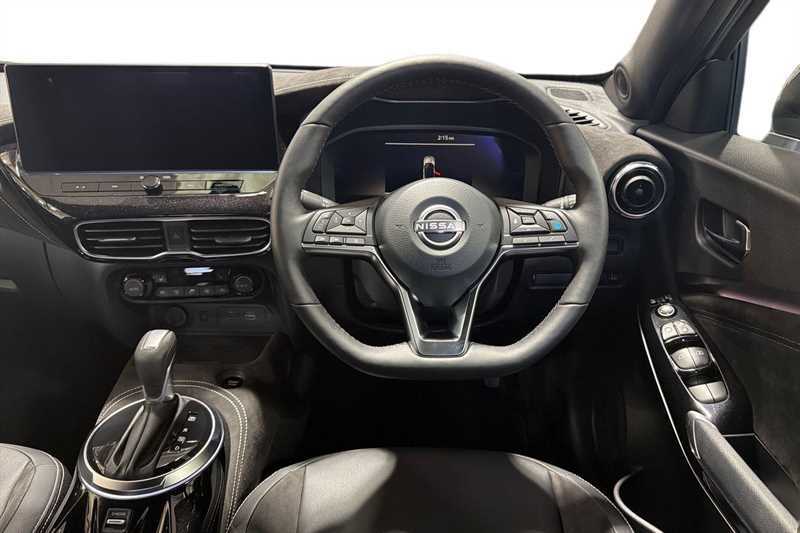 Nissan Juke 1.6 Hybrid Tekna MC75GGA Black #4