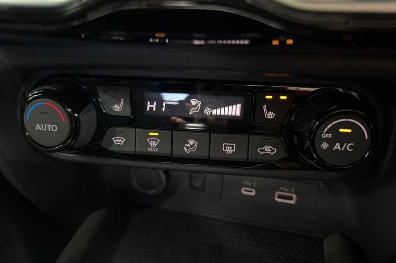 Nissan Juke 1.6 Hybrid Tekna Black