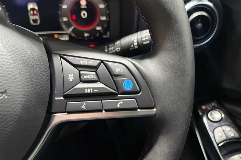 Nissan Juke 1.6 Hybrid Tekna MC75GGA Black #5