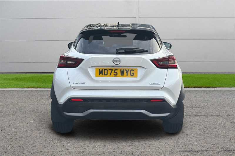 Nissan Juke 1.6 Hybrid Tekna MD75WYG White #4