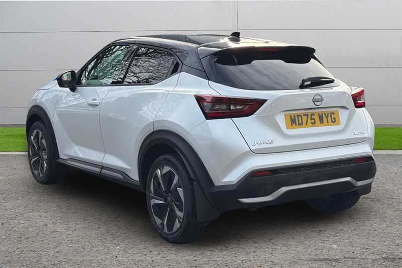 Nissan Juke 1.6 Hybrid Tekna MD75WYG White #2