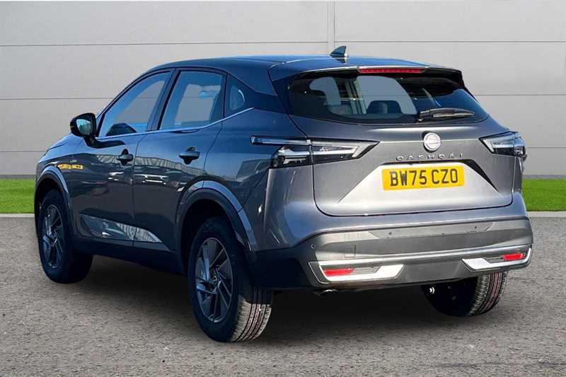 Nissan Qashqai 1.3 Dig-t Mh Acenta Premium  #2