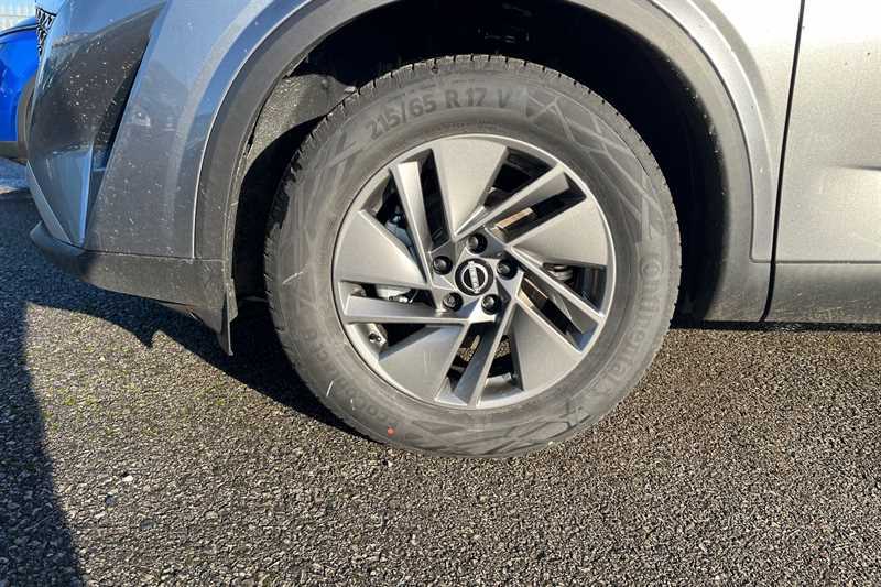 Nissan Qashqai 1.3 Dig-t Mh Acenta Premium  #6