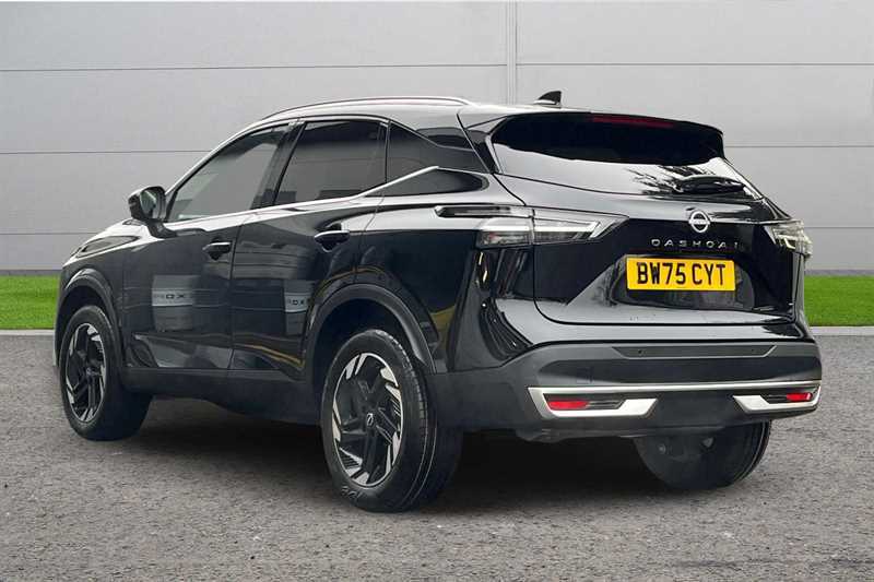 Nissan Qashqai 1.3 Dig-t Mh N-connecta BW75CYT Black #2