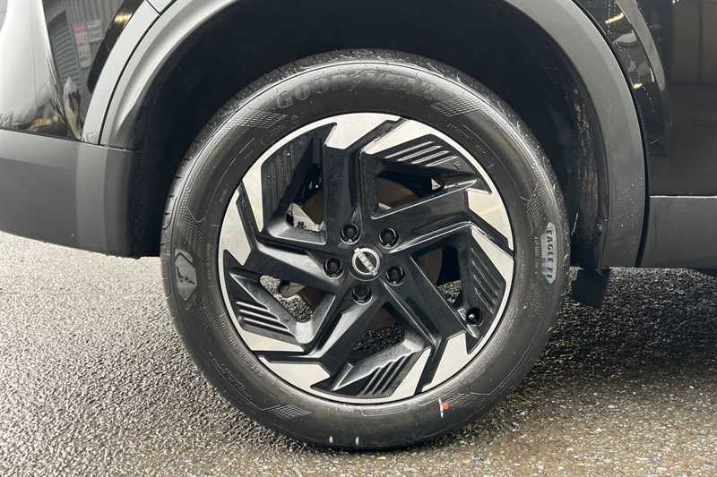 Nissan Qashqai 1.3 Dig-t Mh N-connecta BW75CYT Black #6