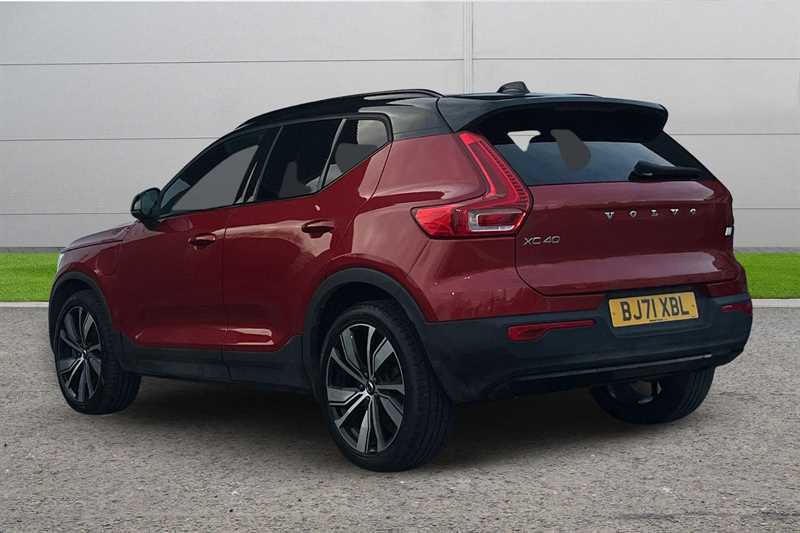 Volvo XC40 1.5 T5 Recharge Phev R Design Pro BJ71XBL Red #2