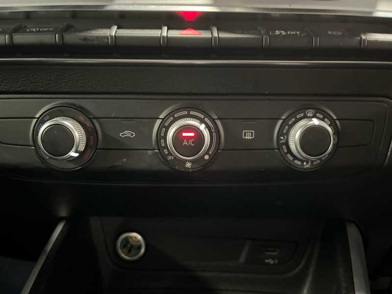 Audi Q2 35 Tfsi S Line S Tronic WN23XKG Grey #3
