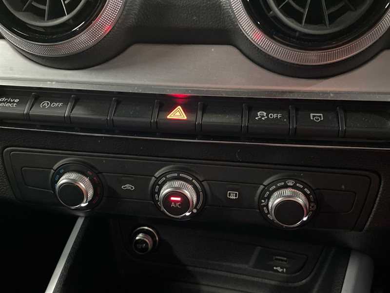 Audi Q2 35 Tfsi S Line S Tronic LM24ETJ Black #3