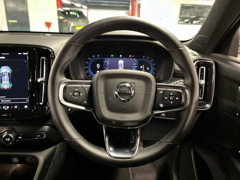 Volvo XC40 2.0 B3p Plus Dark PY24OKD Red #6
