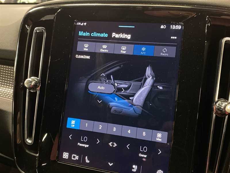 Volvo XC40 2.0 B3p Plus Dark LG74NYY Blue #3