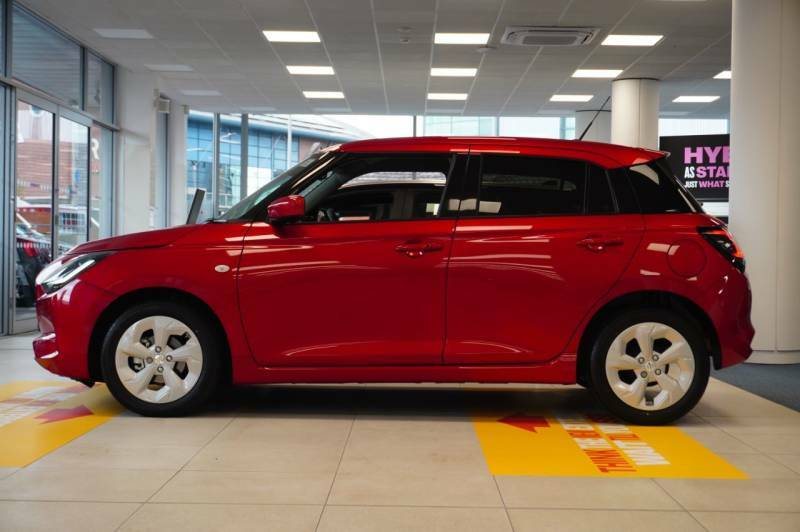 Suzuki Swift 1.2 Hybrid Motion - 2025 New Car Red #4