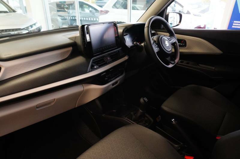 Suzuki Swift 1.2 Hybrid Motion - 2025 New Car Red #2