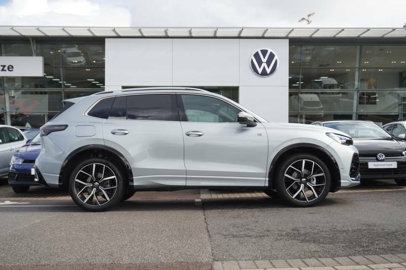 Volkswagen Tiguan Etsi 150 Dsg R-line - 2025 75 HF75RUC Silver #4