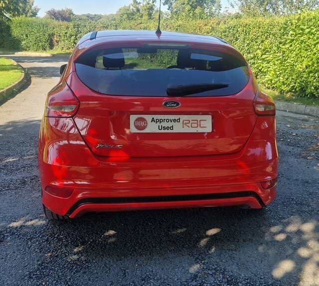Ford Focus 1.5 Zetec S Tdci 118 Bhp SH65DHV Red #6