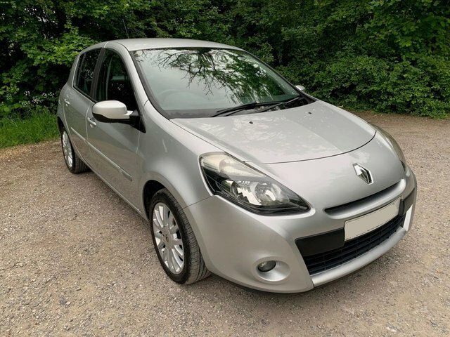 Renault Clio 1.1 Dynamique Tomtom 16V 75 Bhp Silver