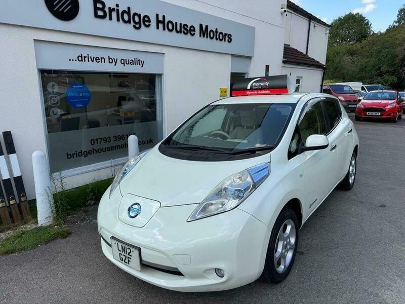 Nissan Leaf 24Kwh Hatchback White #2