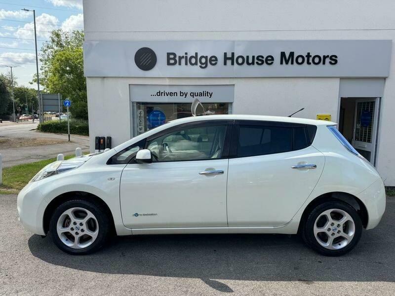 Nissan Leaf 24Kwh Hatchback White #4