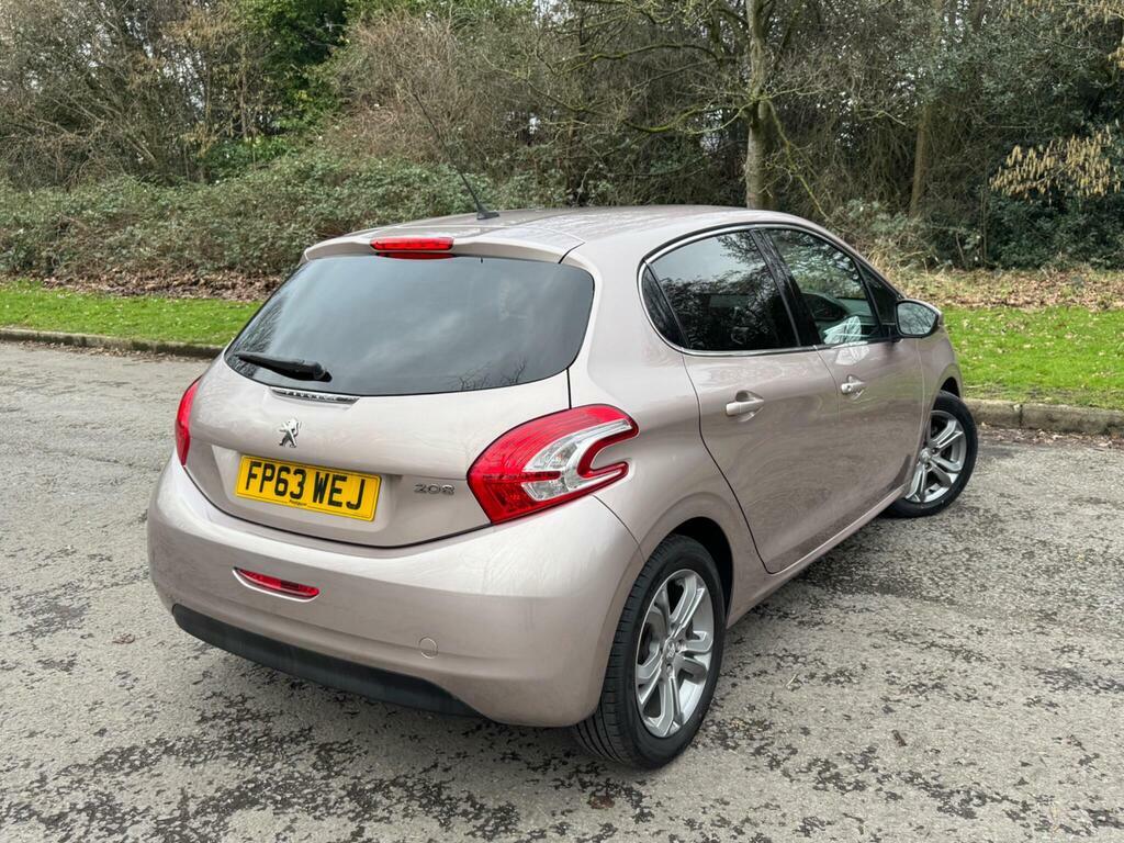 Peugeot 208 1.2 Vti Allure Euro 5 FP63WEJ Pink #6