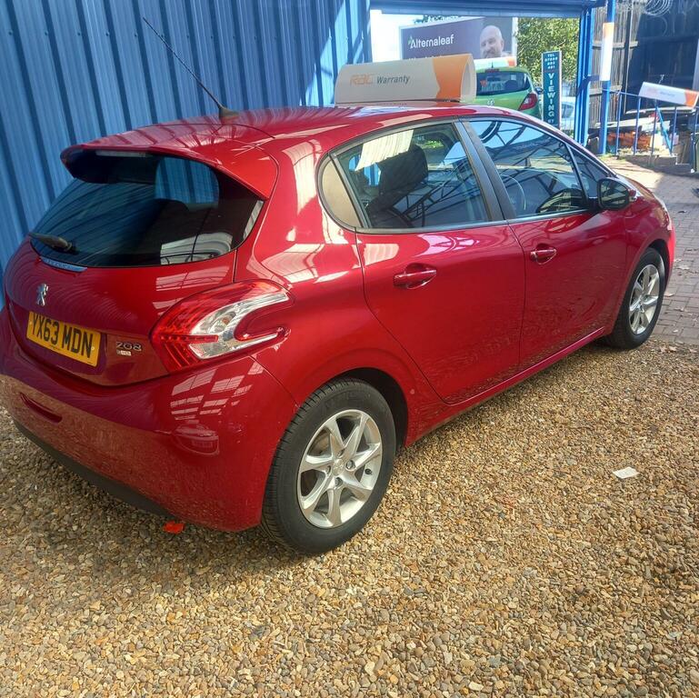 Peugeot 208 Hatchback 1.4 E-hdi Active Egc Euro 5 Ss 2 Red #5