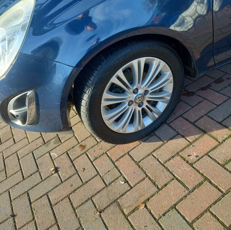 Vauxhall Corsa Hatchback 1.4 16V Se Euro 5 201111 GL11EXZ Blue #6