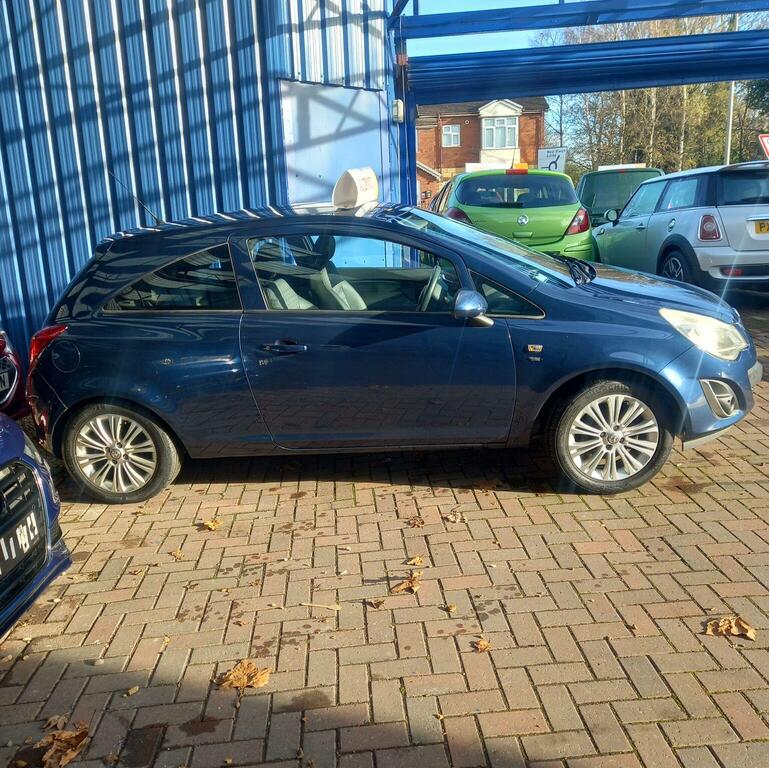 Vauxhall Corsa Hatchback 1.4 16V Se Euro 5 201111 GL11EXZ Blue #3