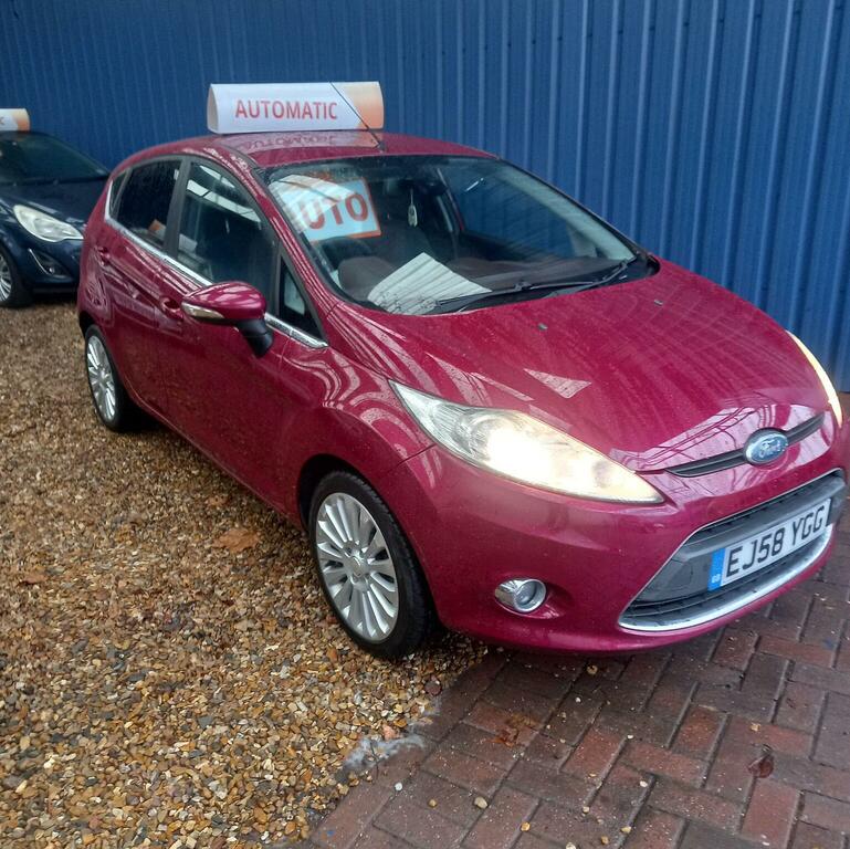 Ford Fiesta Hatchback 1.4 Titanium 200958 Red