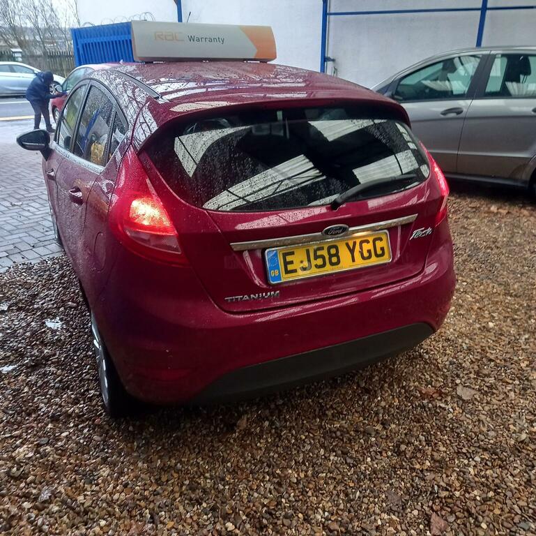 Ford Fiesta Hatchback 1.4 Titanium 200958 EJ58YGG Red #6