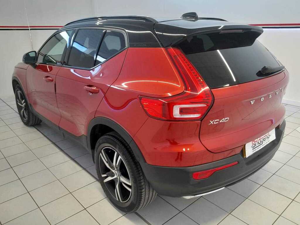 Volvo XC40 1.5 T3 R-design Suv Red #4