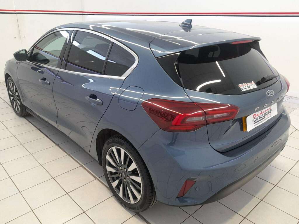 Ford Focus 1.0T Ecoboost Titanium Vignale Hatchback BU72AZZ Blue #4