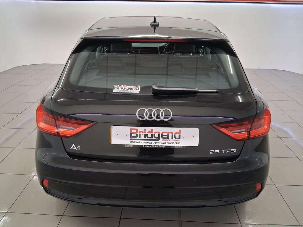 Audi A1 1.0 Tfsi 25 Sport Sportback NX72UEE Black #5