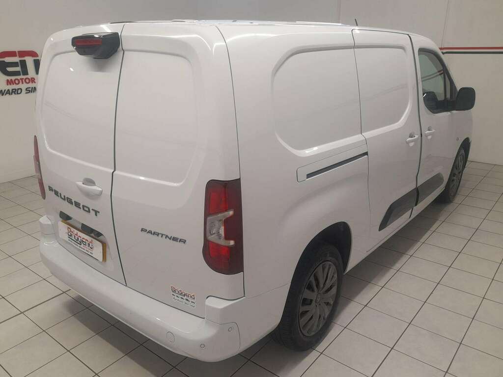 Peugeot Partner 1.5 Bluehdi 950 Asphalt Long Panel Van 6Dr KP74UNF White #6