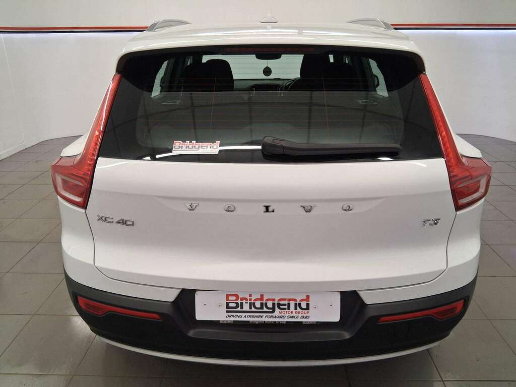 Volvo XC40 1.5 T3 Momentum Suv WF70ZGB White #5
