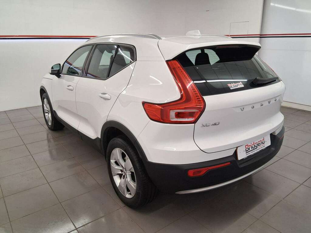 Volvo XC40 1.5 T3 Momentum Suv WF70ZGB White #4