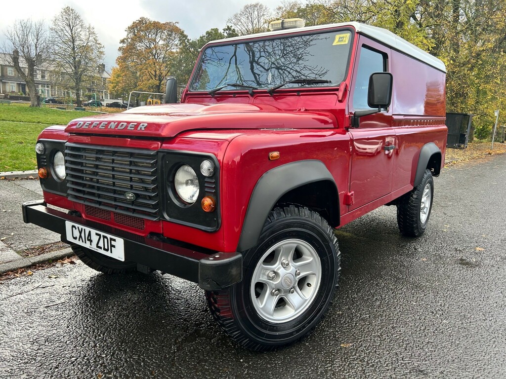 Land Rover Defender 110 Td Hard Top Red