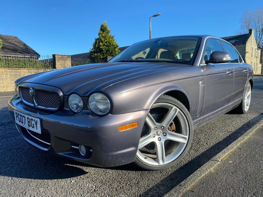Jaguar XJ V6 Executive Grey