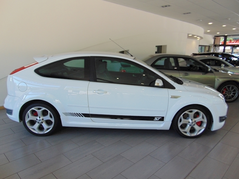 Ford Focus 2.5 Siv St-3 Hatchback 224 Gkm White #5