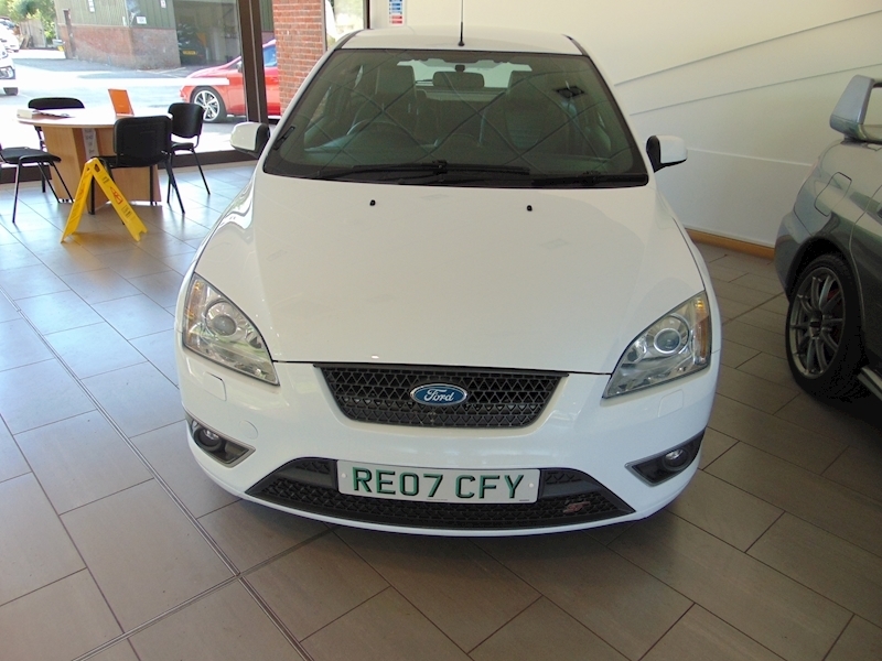 Ford Focus 2.5 Siv St-3 Hatchback 224 Gkm White #2
