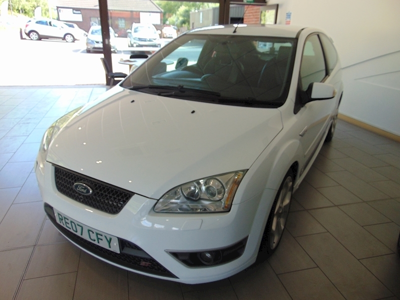Ford Focus 2.5 Siv St-3 Hatchback 224 Gkm White #3