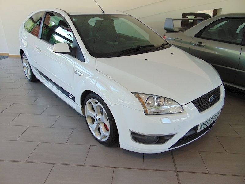 Ford Focus 2.5 Siv St-3 Hatchback 224 Gkm White