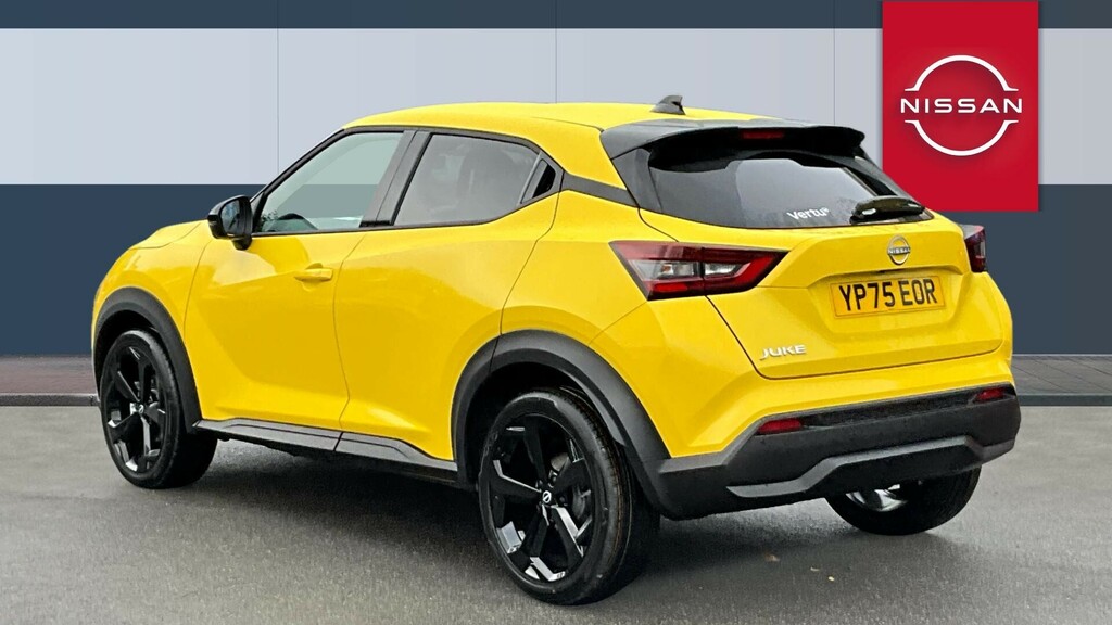 Nissan Juke Tekna Yellow #2