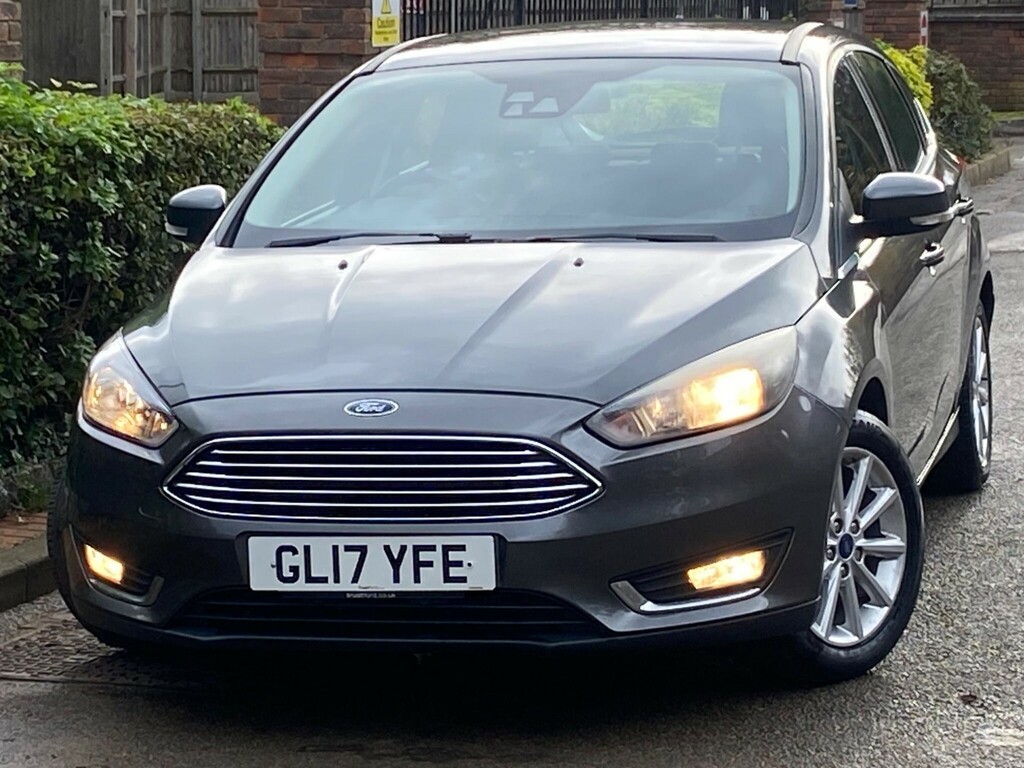 Ford Focus 1.0T Ecoboost Titanium Hatchback CN17WWG #2