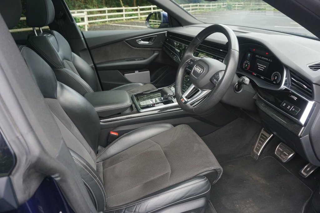 Audi Q8 Suv YW19CFN Blue #4