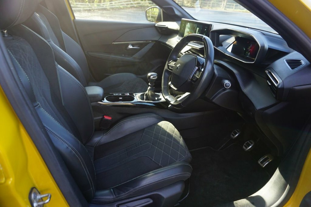 Peugeot 208 1.2L Gt Premium CA22VHB Yellow #4
