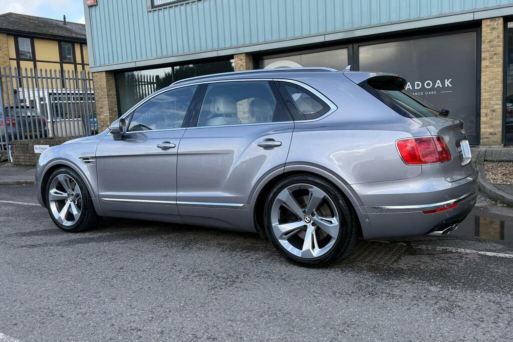 Bentley Bentayga Suv 4.0 V8 4Wd Euro 6 Ss 201919 DK19VJL Grey #3