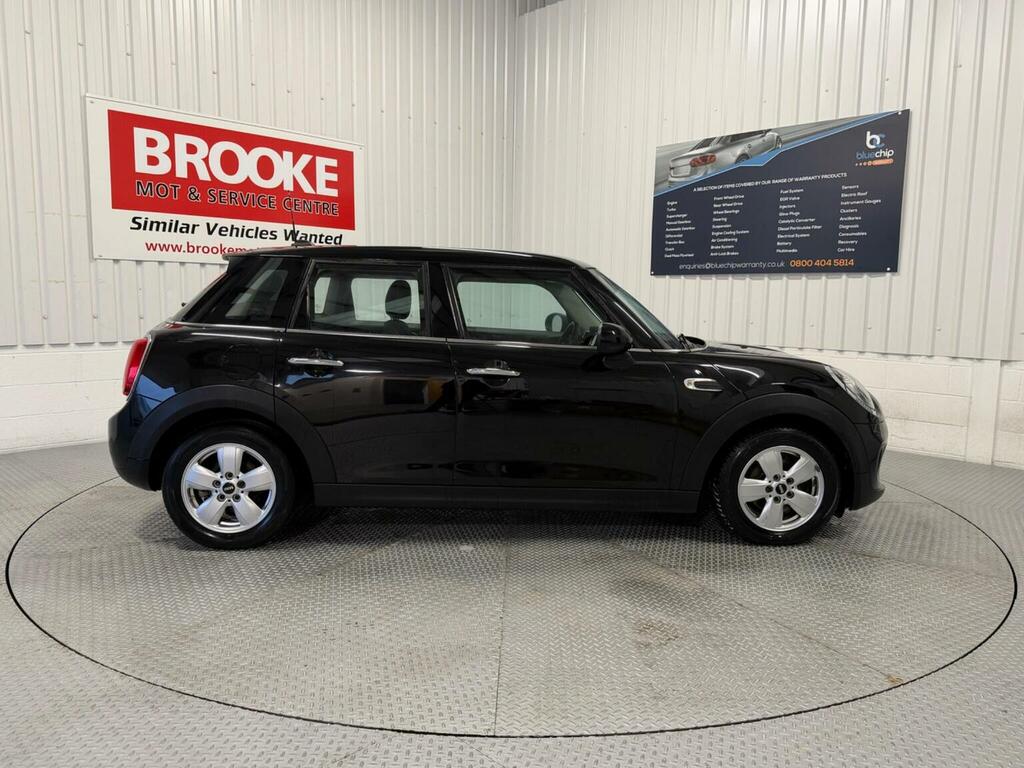 Mini Hatch Hatchback 1.5 Cooper Classic Euro 6 Ss 201 KM19ZSJ Black #2
