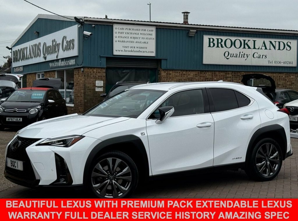 Lexus UX 2L F Sport White