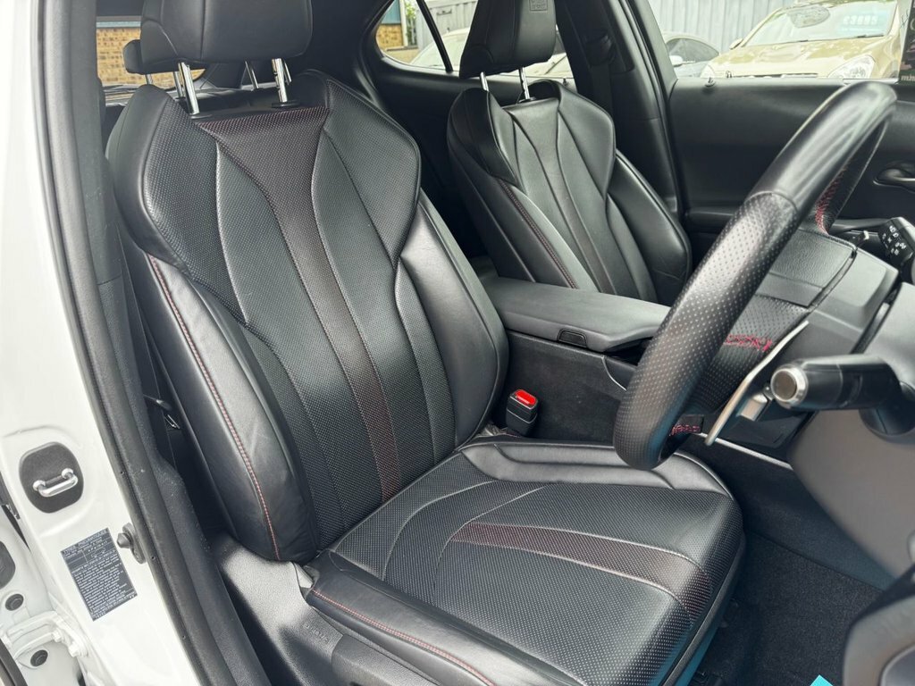 Lexus UX 2L F Sport FN70WEF White #3