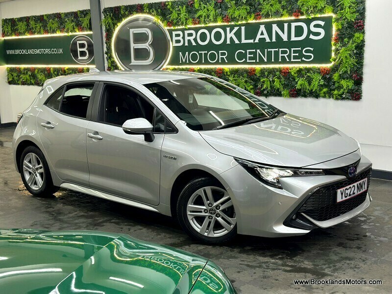 Toyota Corolla 1.8 Icon Tech Sat Nav, Heated Seats Reverse Cam Silver