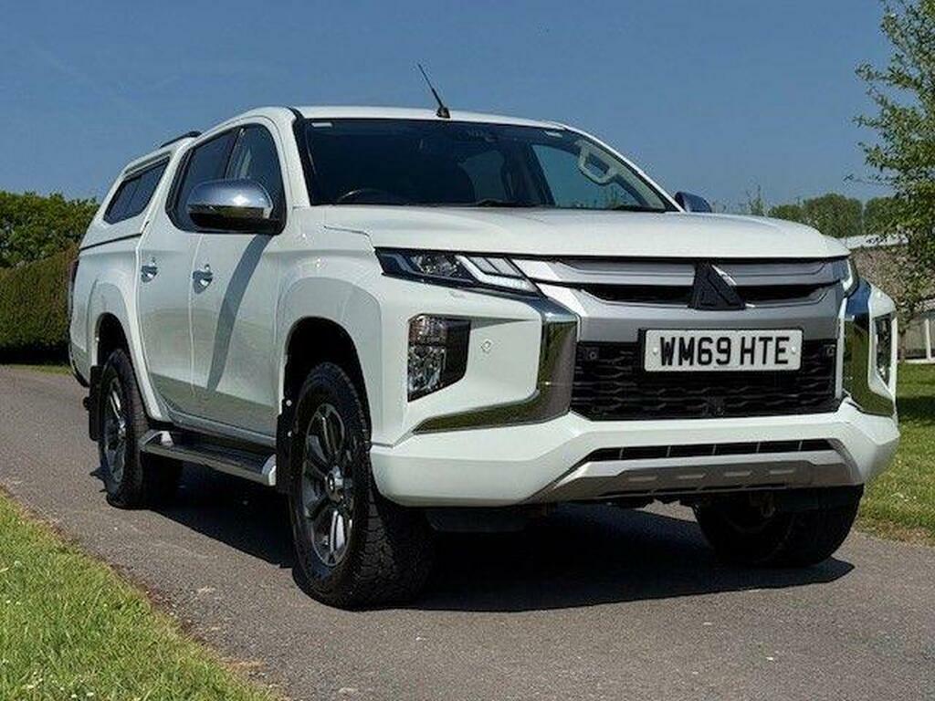 Mitsubishi L200 2.2 Di-d Dc Barbarian X 4Wd Euro 6 S S White