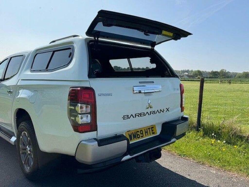 Mitsubishi L200 2.2 Di-d Dc Barbarian X 4Wd Euro 6 S S White #4